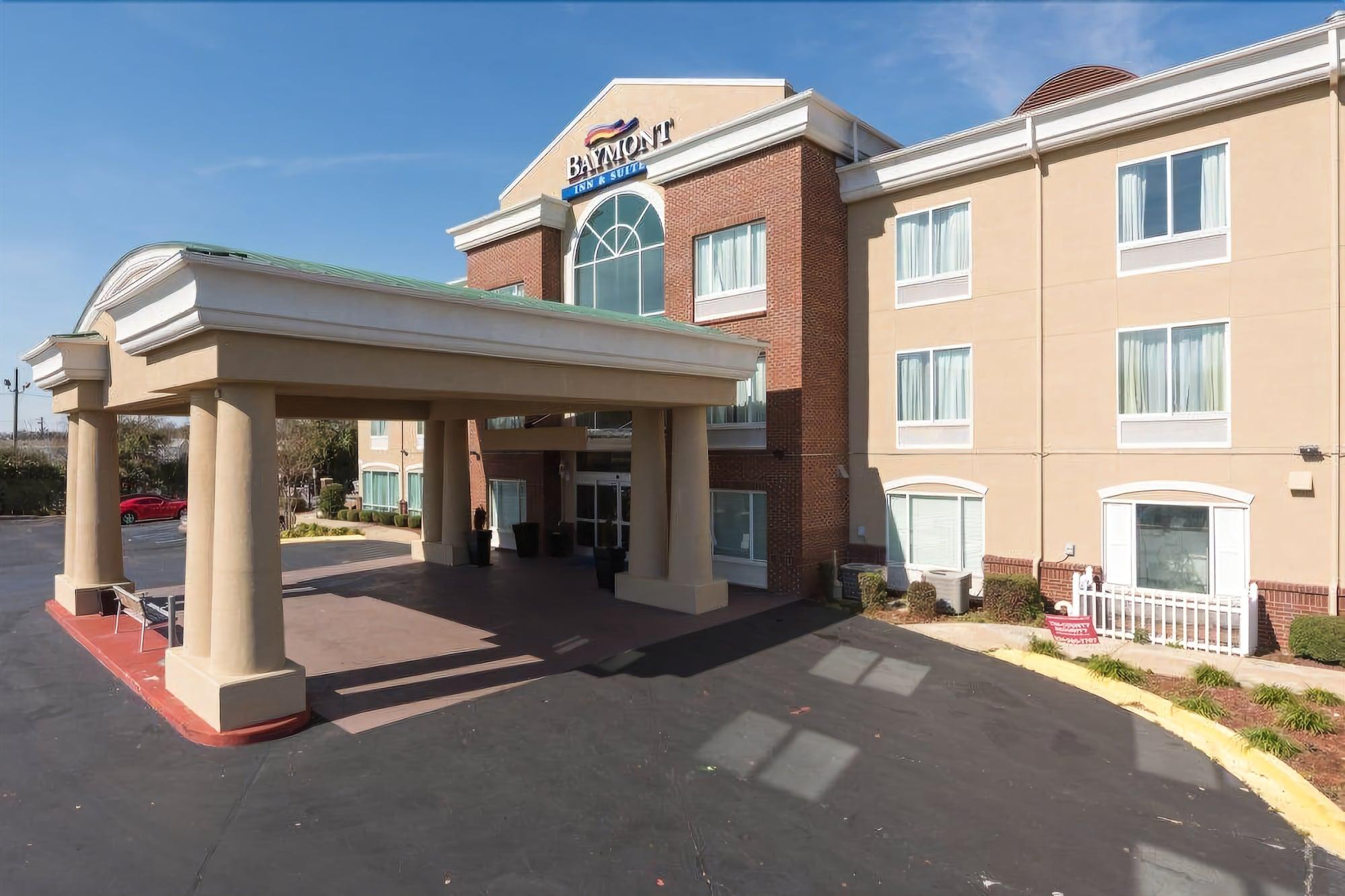 Baymont By Wyndham Montgomery South Extérieur photo