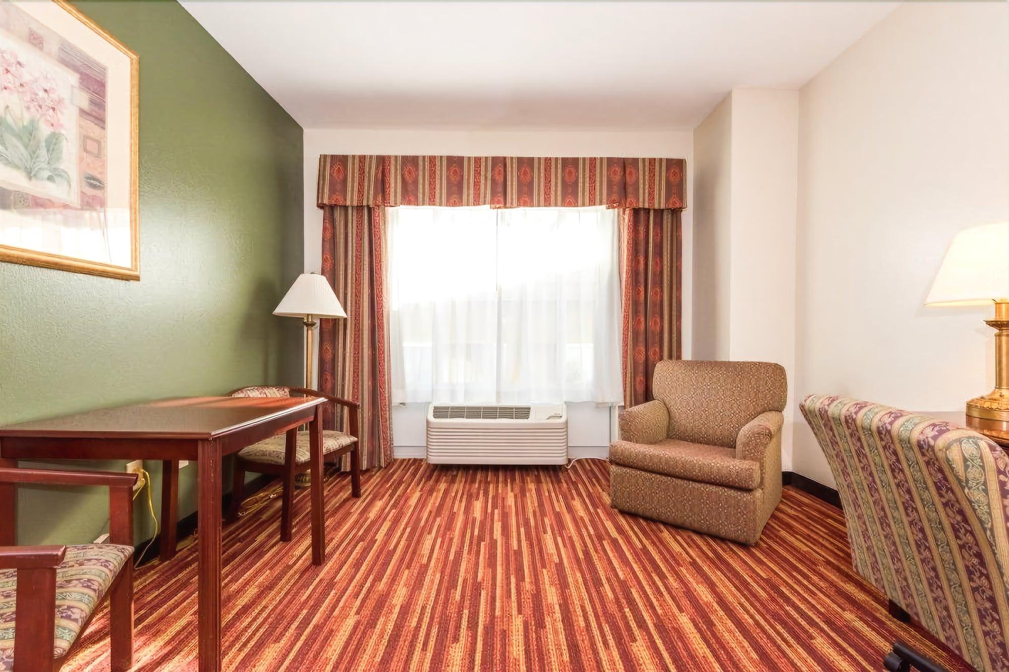Baymont By Wyndham Montgomery South Extérieur photo