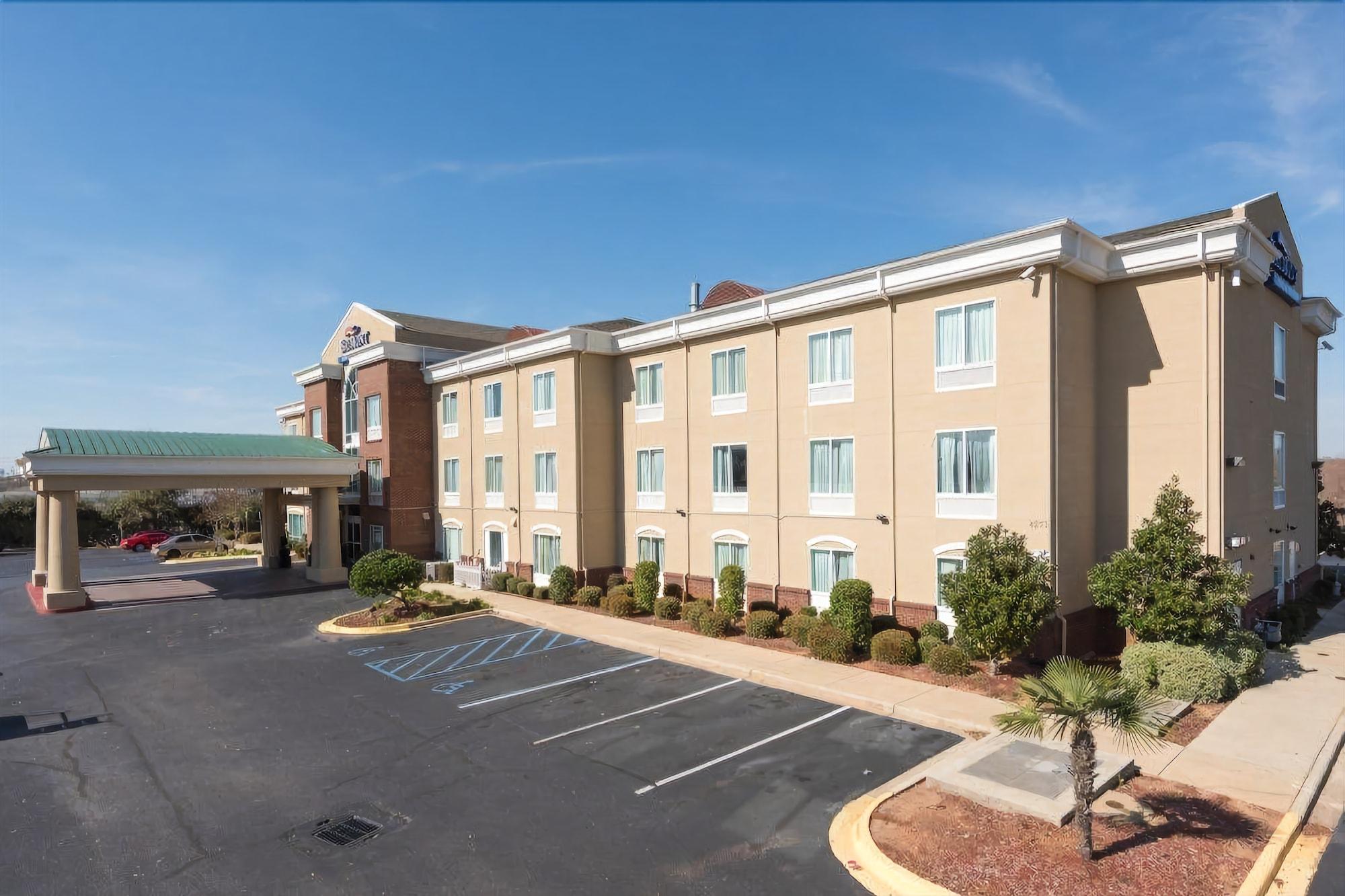 Baymont By Wyndham Montgomery South Extérieur photo