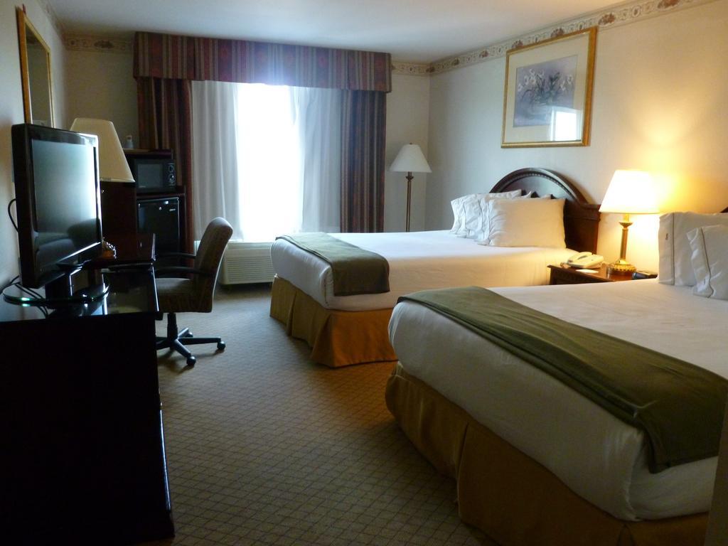 Baymont By Wyndham Montgomery South Extérieur photo
