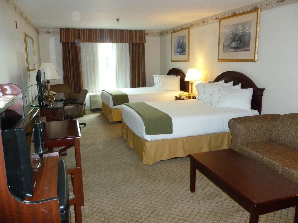 Baymont By Wyndham Montgomery South Extérieur photo
