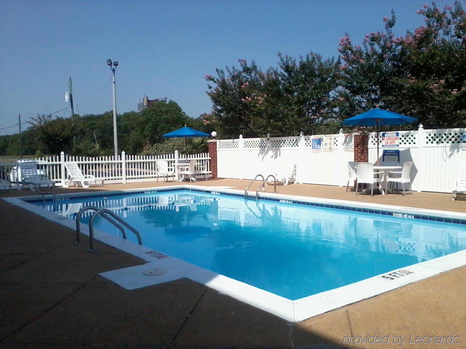 Baymont By Wyndham Montgomery South Extérieur photo