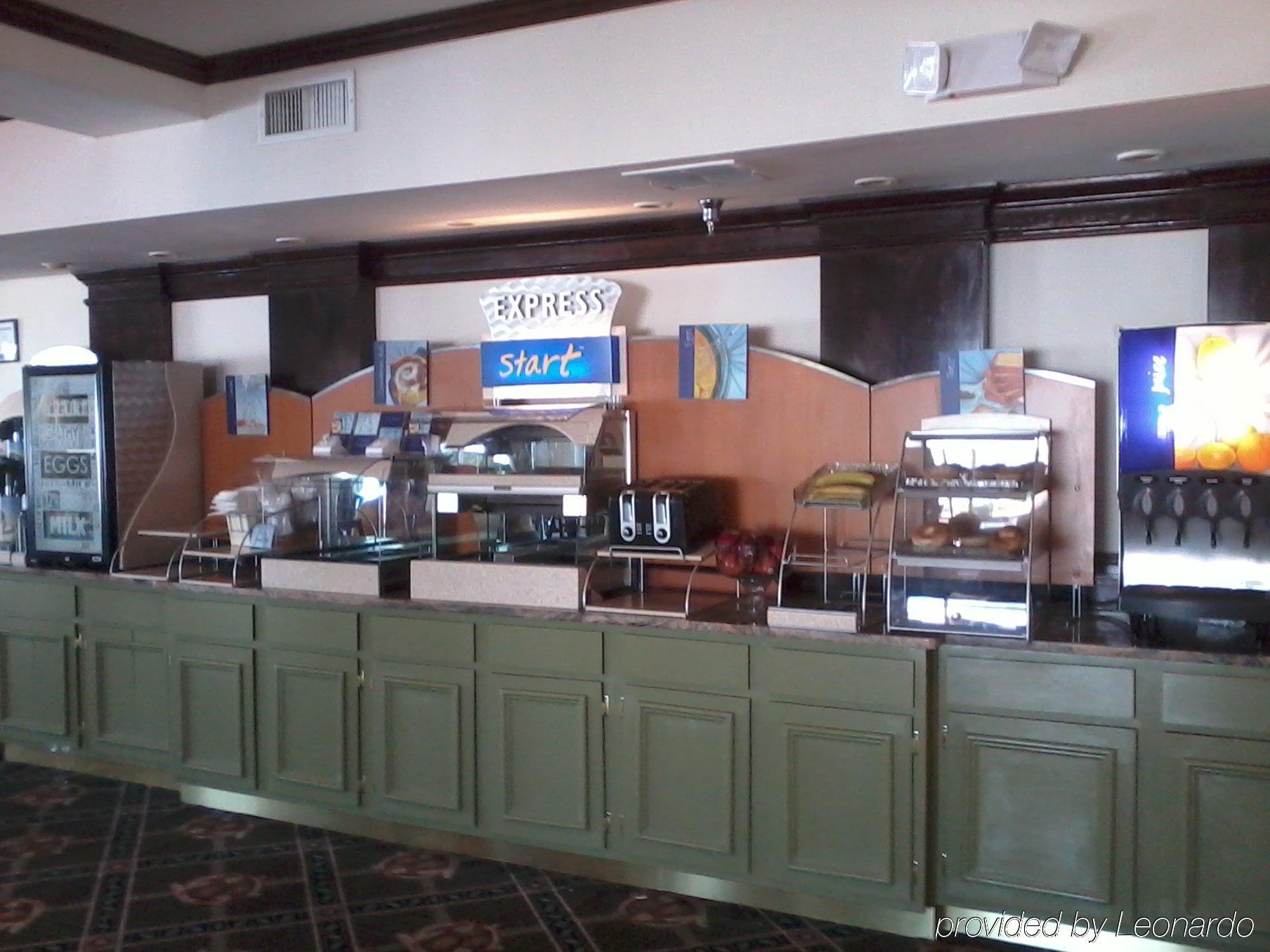 Baymont By Wyndham Montgomery South Extérieur photo