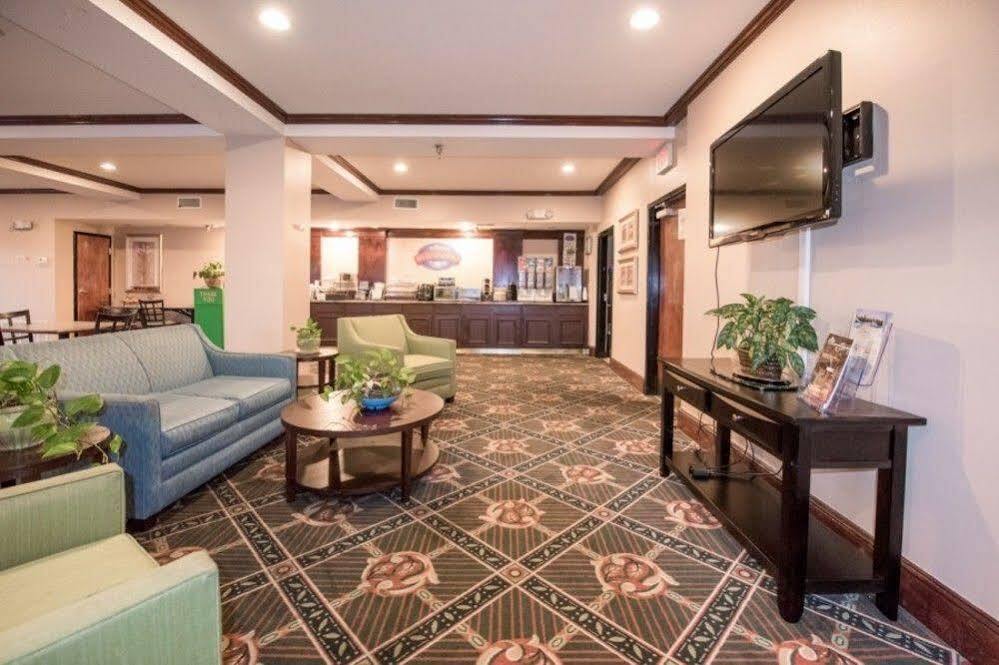 Baymont By Wyndham Montgomery South Extérieur photo